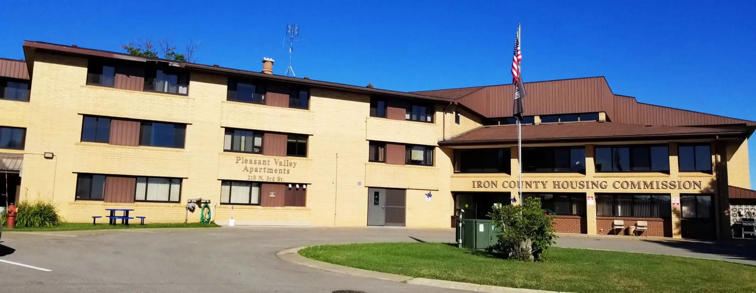 Building containing Pleasant Valley Apartments and Iron County Housing Commission